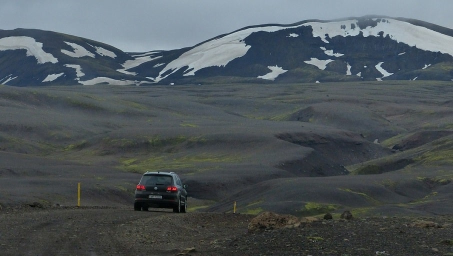 cómo ahorrar dinero alquilando coche en Islandia