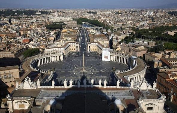 Visita a la Plaza de San Pedro en la Ciudad del Vaticano