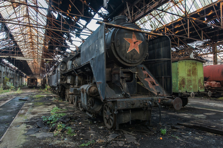 Depósito de tren abandonado en Europa