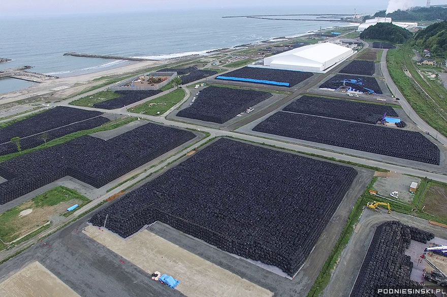 Zona de exclusión de Fukushima, 2015 - Bolsas de basura contaminadas