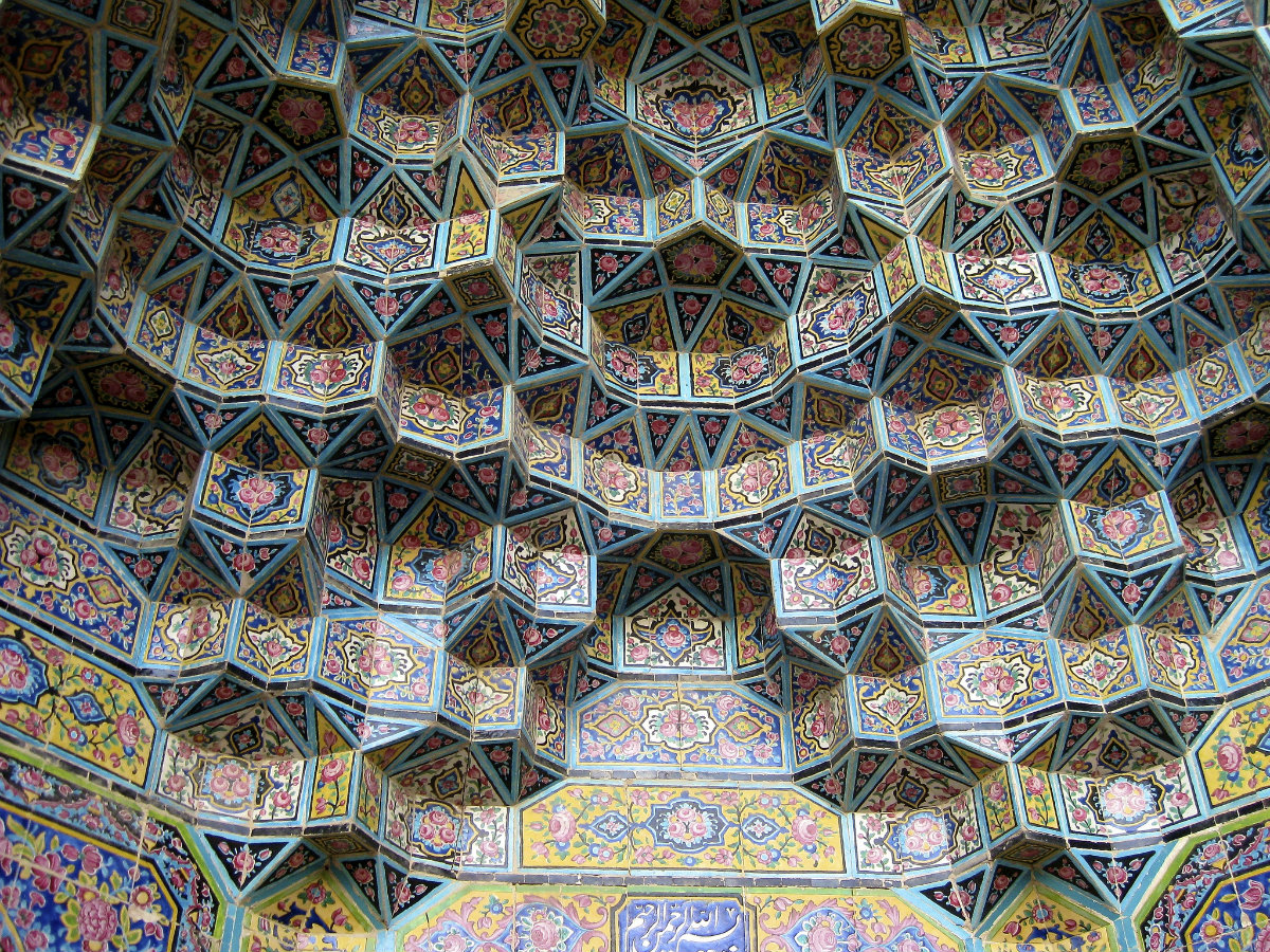 Detalle de la Mezquita Rosa de Shiraz en Irán