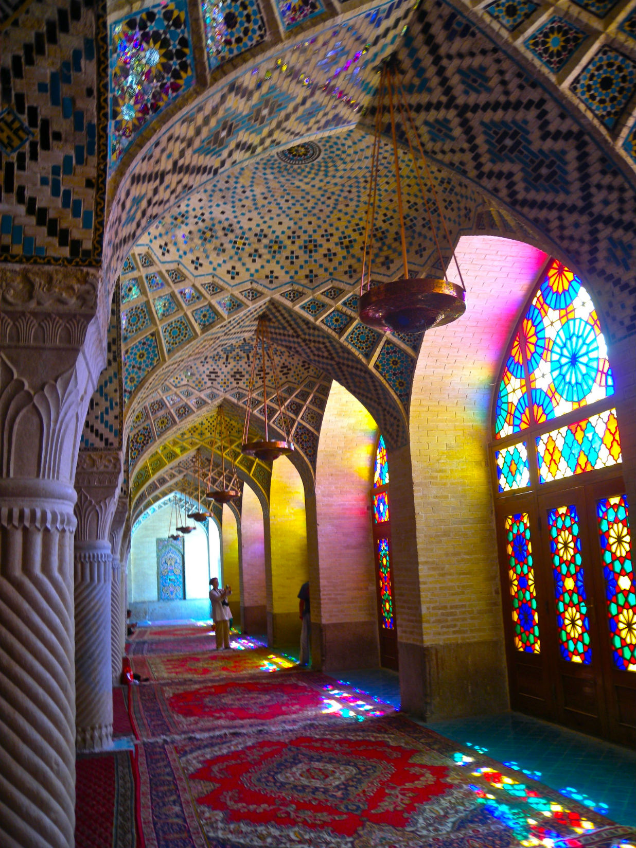 Vidrieras de la mezquita Nasir ol Molk en Irán