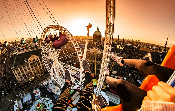 vista desde arriba en la plaza Dam, la noria en la plaza Dam, actividades divertidas para descubrir Amsterdam
