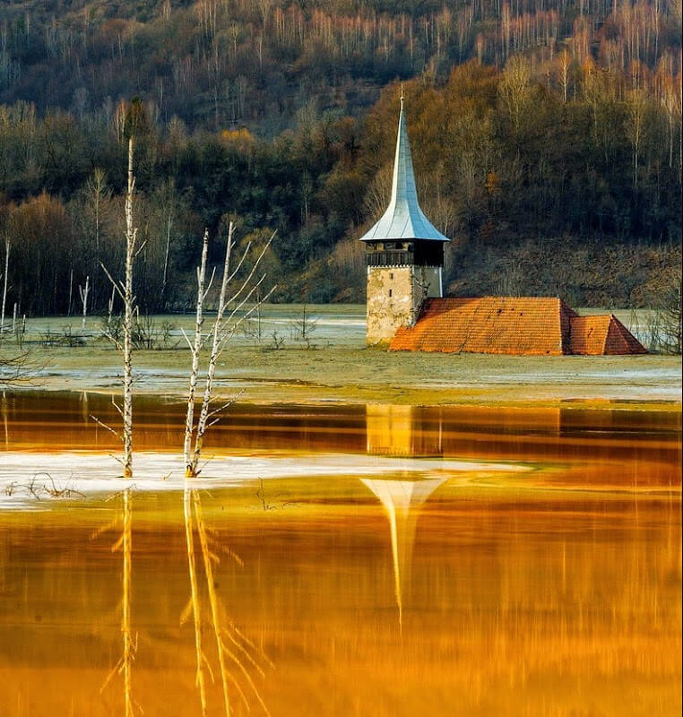 Lago venenoso de Geamana, Rumania