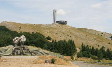 El monumento abandonado de Buzludzha en Bulgaria