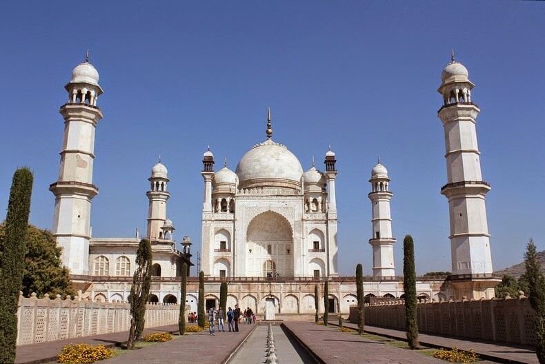 Bibi Ka Maqbara, construcción gemela del Taj Mahal