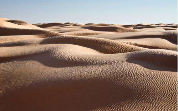 La Grande Dune, un lugar de rodaje de Star Wars, donde se filma A New Hope en la escena donde R2D2 y C3PO se estrellan contra la duna