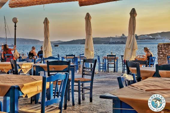 Lombranos patio, uno de los mejores restaurantes de Santorini