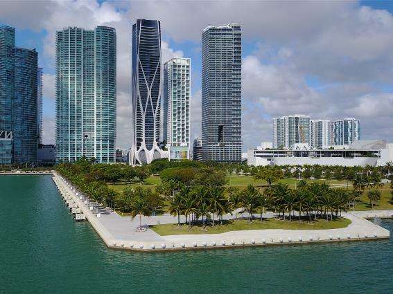Maurice A. Ferre Park, una de las mejores cosas que hacer en Miami, en el océano