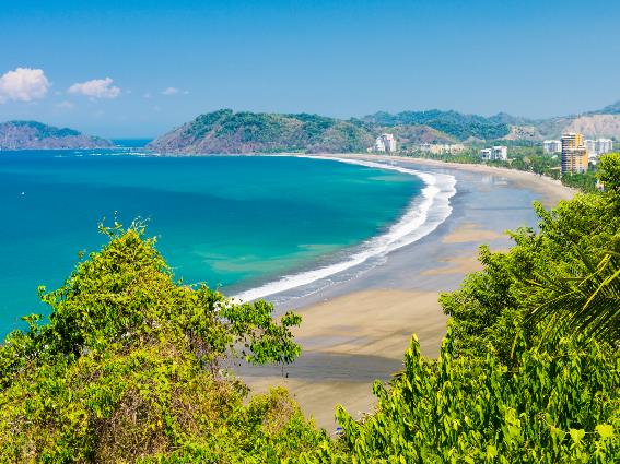 Playa Jacó en Jacó, una de nuestras mejores opciones para saber dónde alojarse en Costa Rica