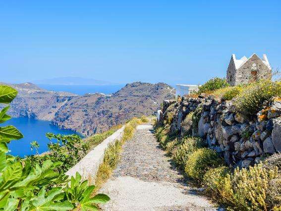 Ruta de senderismo en Fira, una de las mejores cosas que hacer en Santorini