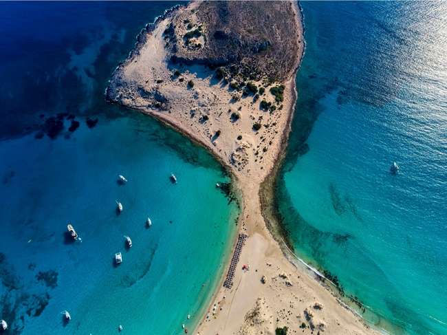 Simos, Elafonisos, una de las mejores playas de Grecia, vista desde el aire