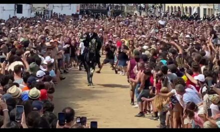 Cavalls i Cavallers Pasión Desatada en Menorca: Aprende los Placeres de la Doma Clásica en el Paraíso Mediterráneo